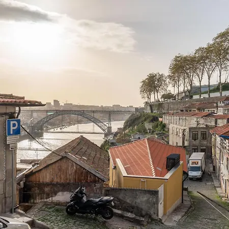 Host Wise - Bright And Cozy House With Dom Luis Bridge View Semesterbostad *