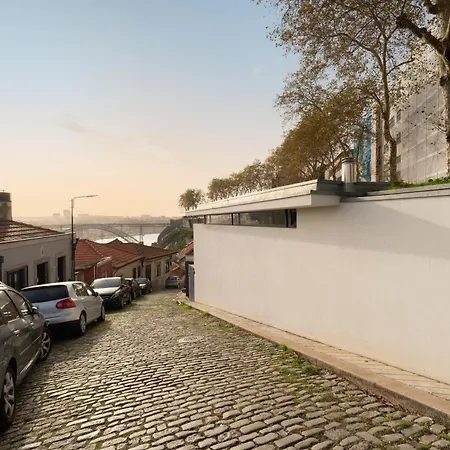 Semesterbostad Host Wise - Bright And Cozy House With Dom Luis Bridge View Oporto